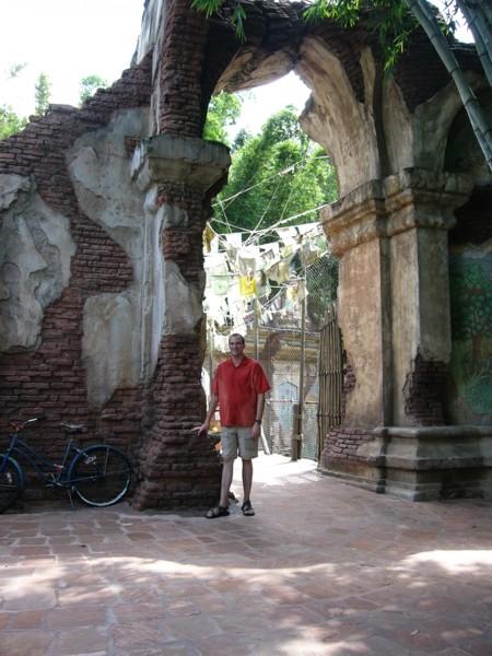 Kevin on Maharajah Trail.JPG